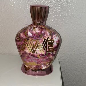 NEW awestruck tanning lotion